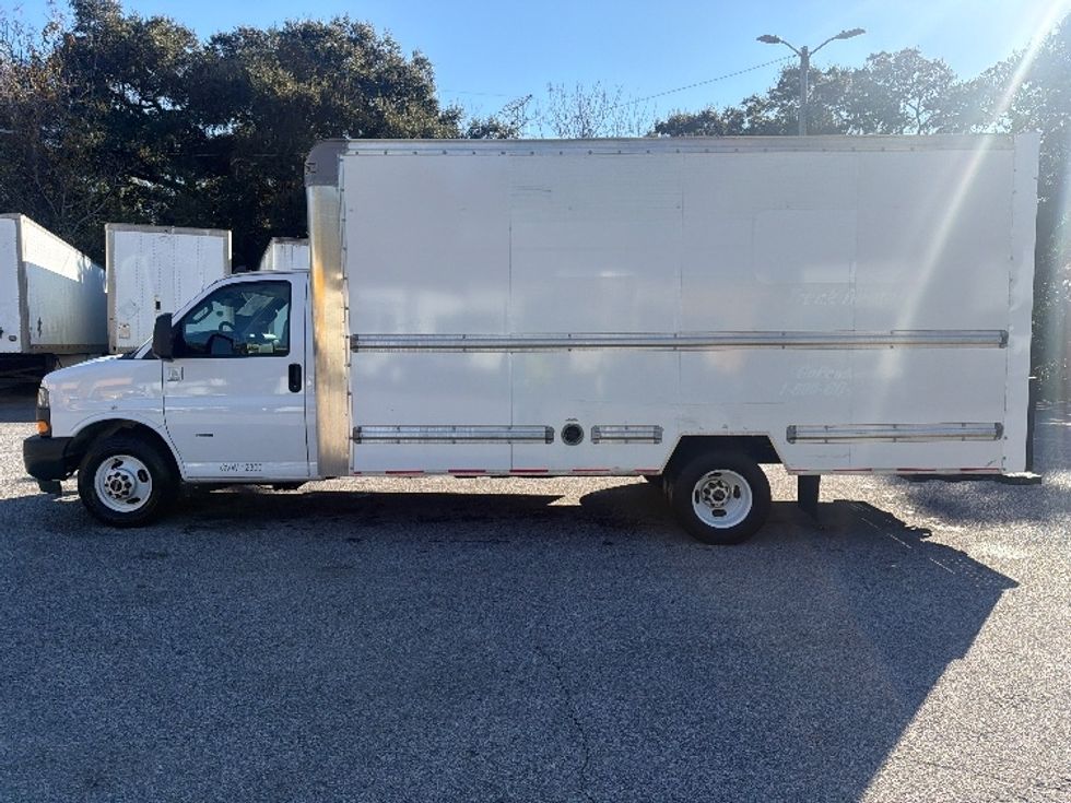 Light Duty Box Truck-Light and Medium Duty Trucks-GMC-2021-Savana G33903-Pensacola-FL-89,701\n\t\tmiles-$ 32,000 - Image 4