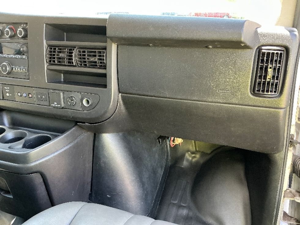 Light Duty Box Truck-Light and Medium Duty Trucks-GMC-2021-Savana G33903-Pensacola-FL-90,351\n\t\tmiles-$ 28,500 - Image 21