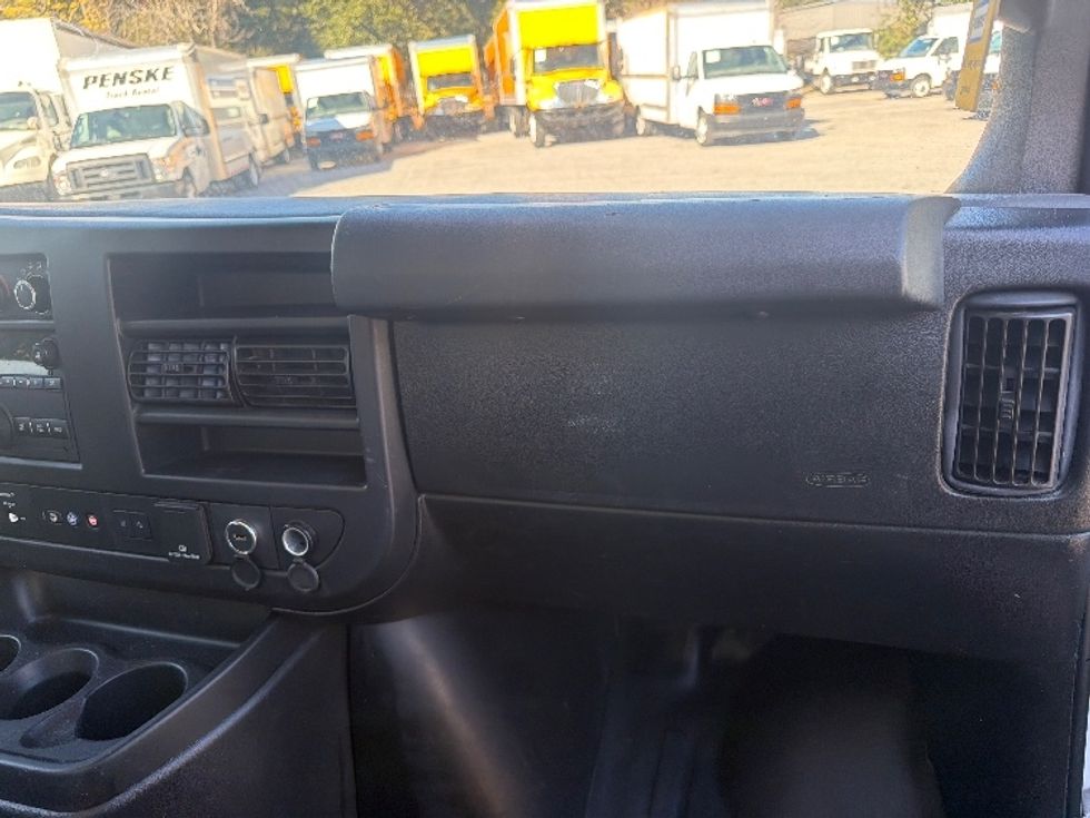 Light Duty Box Truck-Light and Medium Duty Trucks-GMC-2021-Savana G33903-Pensacola-FL-95,676\n\t\tmiles-$ 31,250 - Image 21