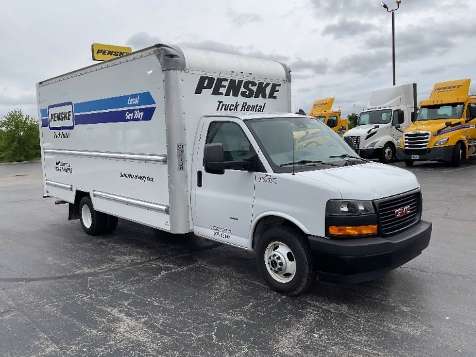 Light Duty Box Truck-Light and Medium Duty Trucks-GMC-2021-Savana G33903-Perrysburg-OH-95,077\n\t\tmiles-$ 29,750 - Image 1