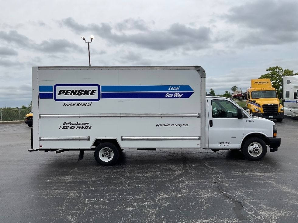 Light Duty Box Truck-Light and Medium Duty Trucks-GMC-2021-Savana G33903-Perrysburg-OH-95,077\n\t\tmiles-$ 29,750 - Image 15