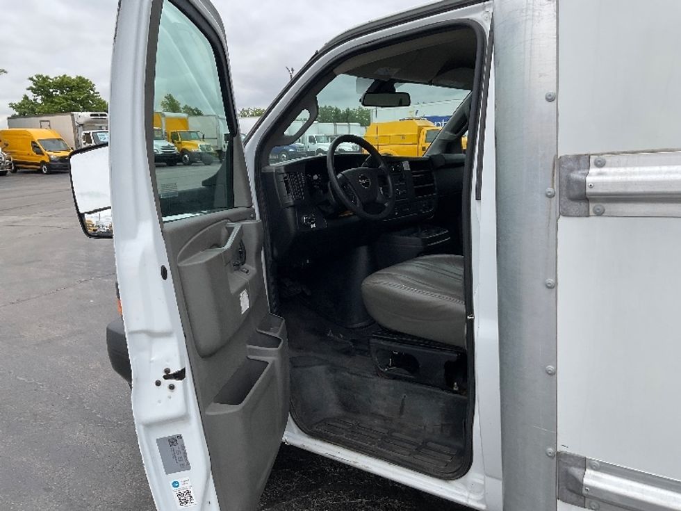 Light Duty Box Truck-Light and Medium Duty Trucks-GMC-2021-Savana G33903-Perrysburg-OH-95,077\n\t\tmiles-$ 29,750 - Image 16