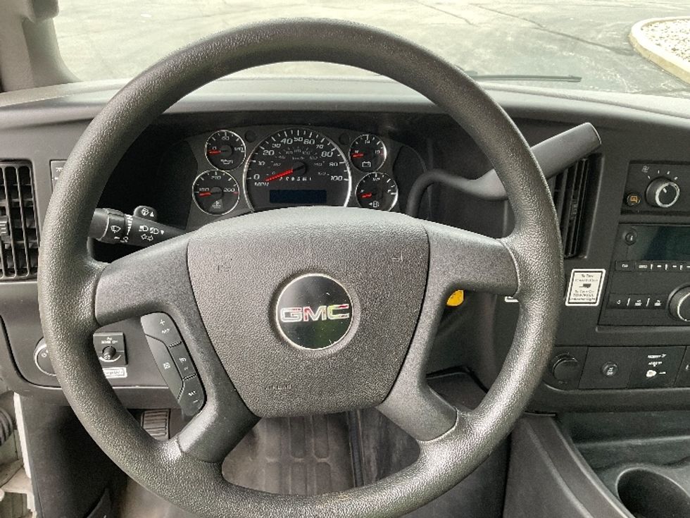 Light Duty Box Truck-Light and Medium Duty Trucks-GMC-2021-Savana G33903-Perrysburg-OH-95,077\n\t\tmiles-$ 29,750 - Image 18