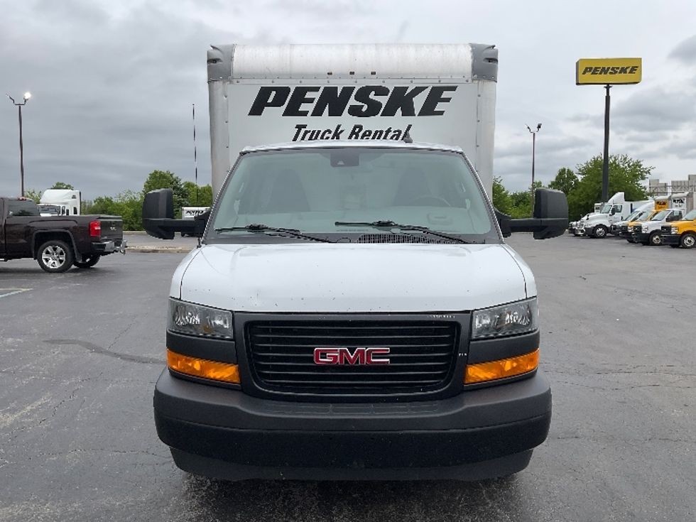 Light Duty Box Truck-Light and Medium Duty Trucks-GMC-2021-Savana G33903-Perrysburg-OH-95,077\n\t\tmiles-$ 29,750 - Image 2
