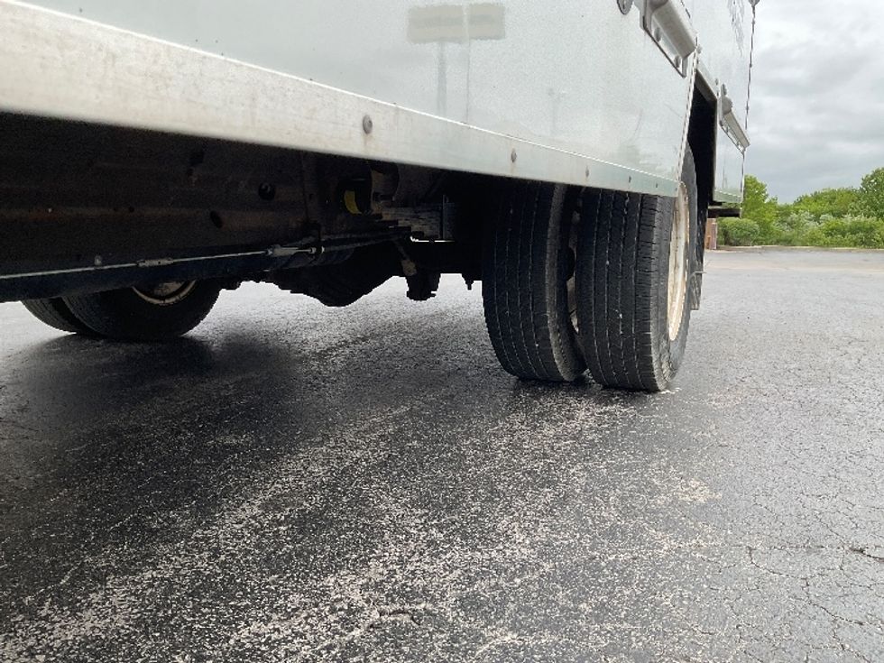 Light Duty Box Truck-Light and Medium Duty Trucks-GMC-2021-Savana G33903-Perrysburg-OH-95,077\n\t\tmiles-$ 29,750 - Image 5