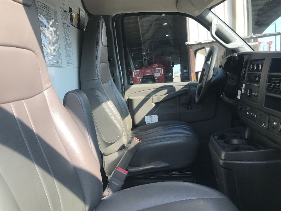 Light Duty Box Truck-Light and Medium Duty Trucks-GMC-2021-Savana G33903-Pharr-TX-110,100\n\t\tmiles-$ 26,500 - Image 22
