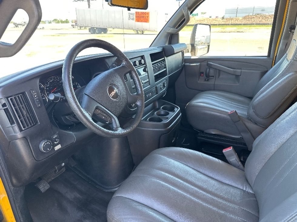 Light Duty Box Truck-Light and Medium Duty Trucks-GMC-2021-Savana G33903-Pharr-TX-78,440\n\t\tmiles-$ 27,500 - Image 17
