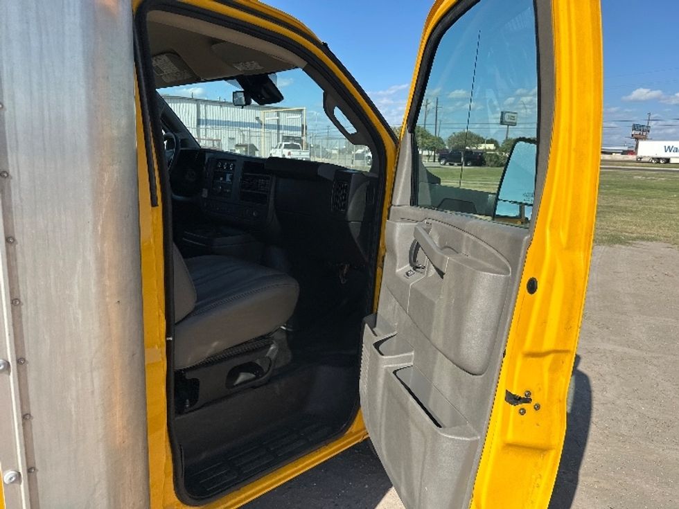 Light Duty Box Truck-Light and Medium Duty Trucks-GMC-2021-Savana G33903-Pharr-TX-78,440\n\t\tmiles-$ 27,500 - Image 20