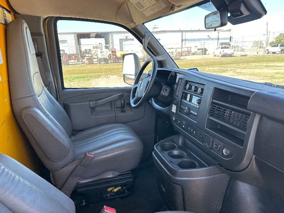 Light Duty Box Truck-Light and Medium Duty Trucks-GMC-2021-Savana G33903-Pharr-TX-78,440\n\t\tmiles-$ 27,500 - Image 22