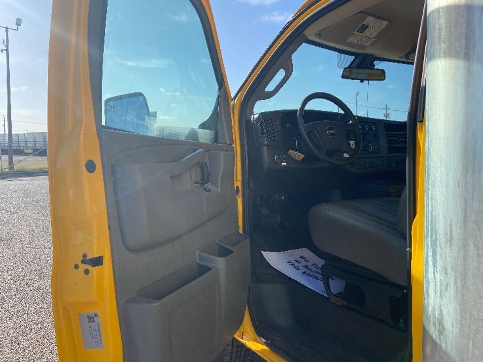 Light Duty Box Truck-Light and Medium Duty Trucks-GMC-2021-Savana G33903-Pharr-TX-79,180\n\t\tmiles-$ 28,250 - Image 15