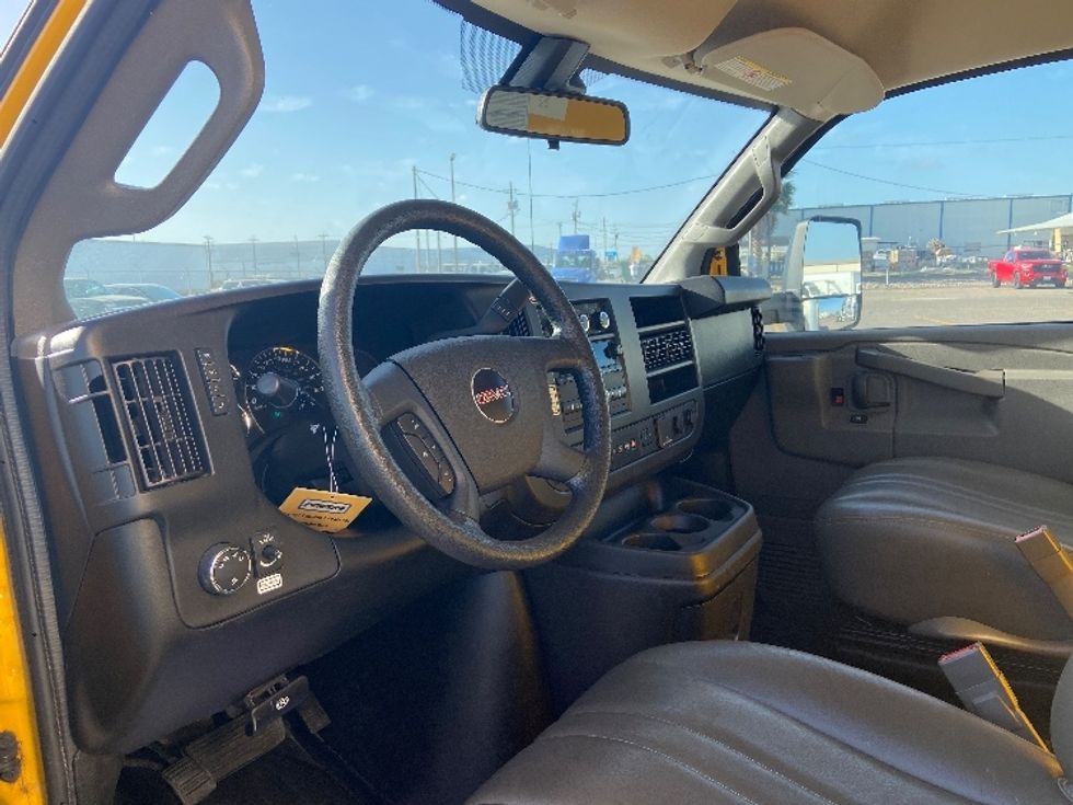 Light Duty Box Truck-Light and Medium Duty Trucks-GMC-2021-Savana G33903-Pharr-TX-79,180\n\t\tmiles-$ 28,250 - Image 16