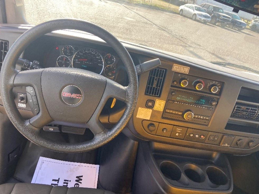 Light Duty Box Truck-Light and Medium Duty Trucks-GMC-2021-Savana G33903-Pharr-TX-79,180\n\t\tmiles-$ 28,250 - Image 17