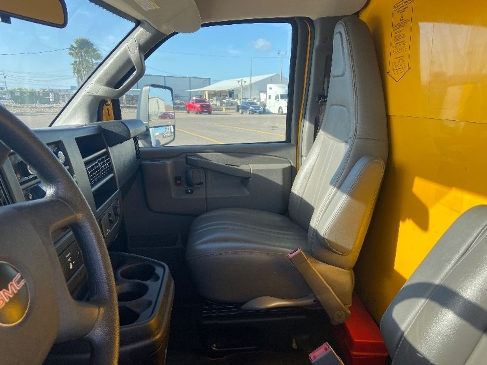 Light Duty Box Truck-Light and Medium Duty Trucks-GMC-2021-Savana G33903-Pharr-TX-79,180\n\t\tmiles-$ 28,250 - Image 18