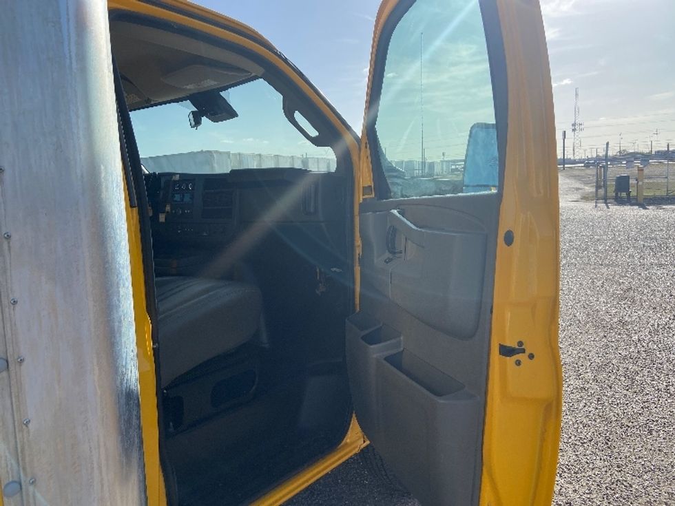 Light Duty Box Truck-Light and Medium Duty Trucks-GMC-2021-Savana G33903-Pharr-TX-79,180\n\t\tmiles-$ 28,250 - Image 19