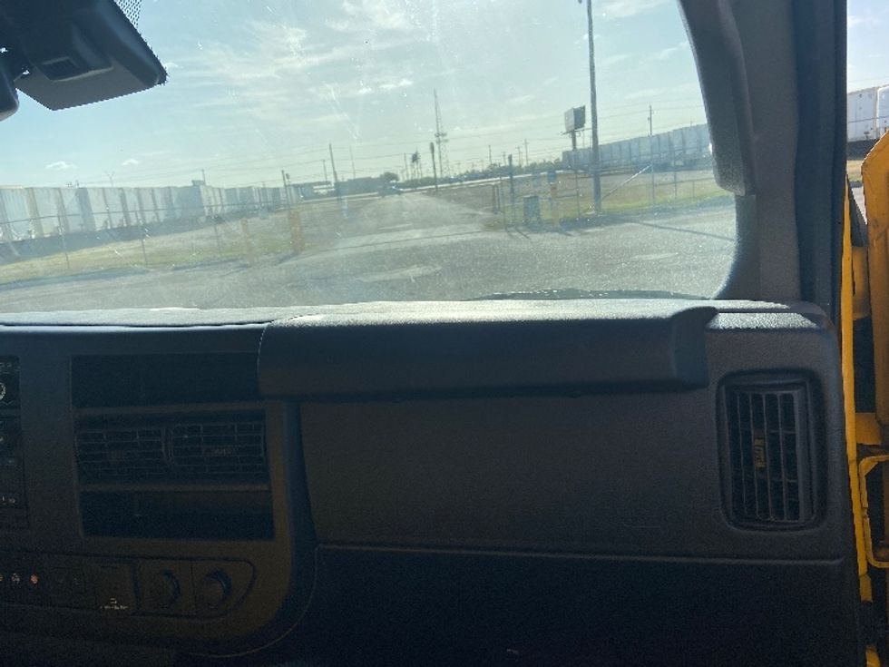 Light Duty Box Truck-Light and Medium Duty Trucks-GMC-2021-Savana G33903-Pharr-TX-79,180\n\t\tmiles-$ 28,250 - Image 20