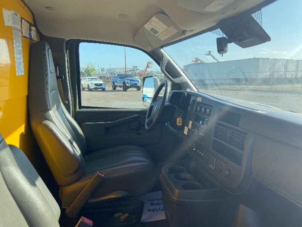 Light Duty Box Truck-Light and Medium Duty Trucks-GMC-2021-Savana G33903-Pharr-TX-79,180\n\t\tmiles-$ 28,250 - Image 21