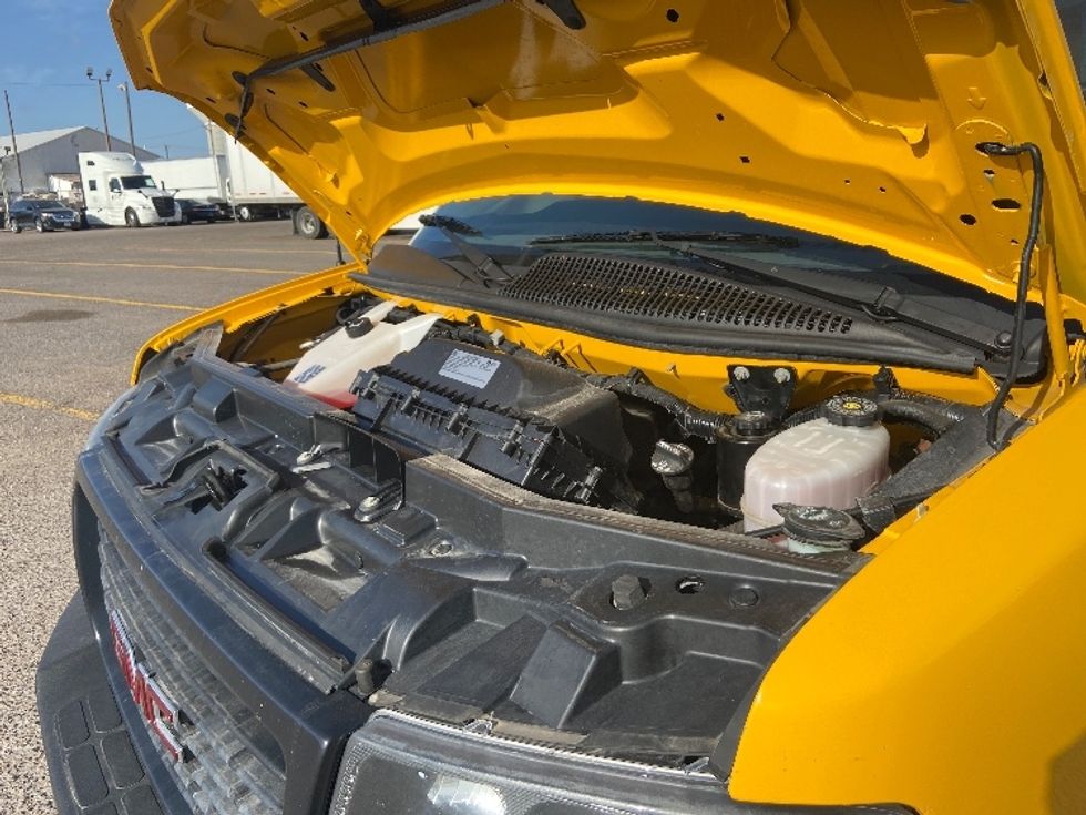 Light Duty Box Truck-Light and Medium Duty Trucks-GMC-2021-Savana G33903-Pharr-TX-79,180\n\t\tmiles-$ 28,250 - Image 23