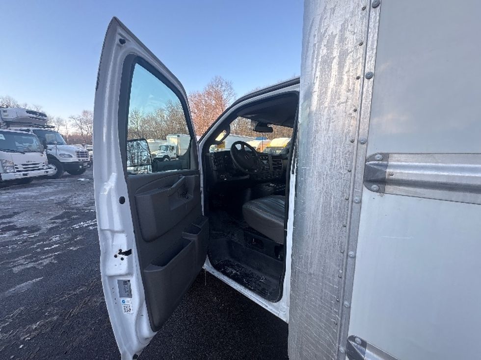 Light Duty Box Truck-Light and Medium Duty Trucks-GMC-2021-Savana G33903-Philadelphia-PA-101,149\n\t\tmiles-$ 28,500 - Image 16