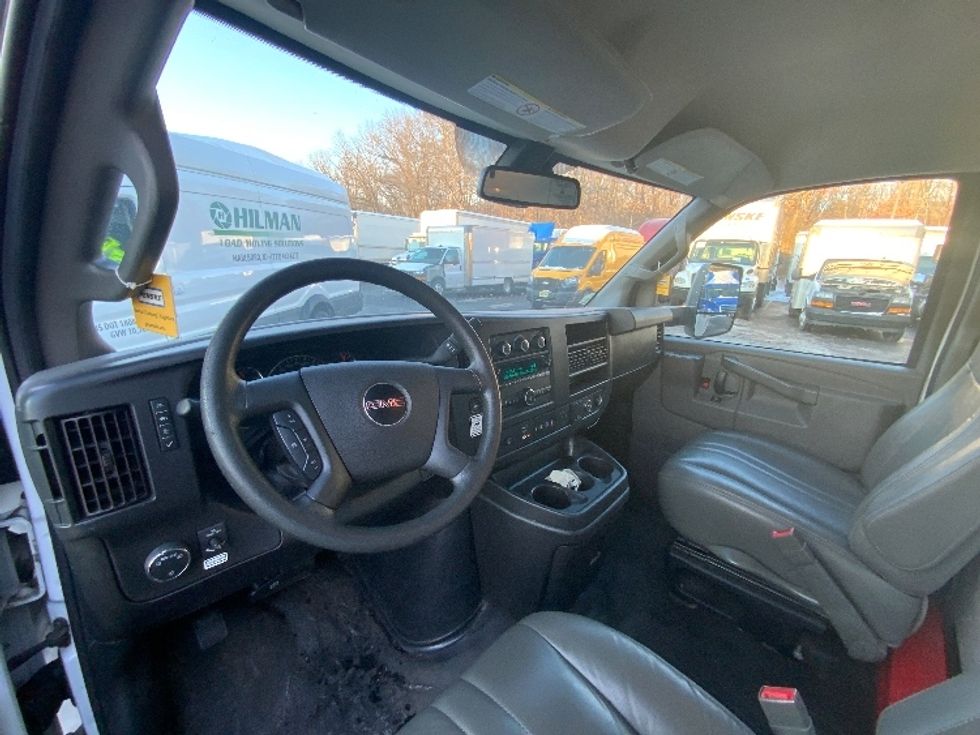 Light Duty Box Truck-Light and Medium Duty Trucks-GMC-2021-Savana G33903-Philadelphia-PA-101,149\n\t\tmiles-$ 28,500 - Image 18
