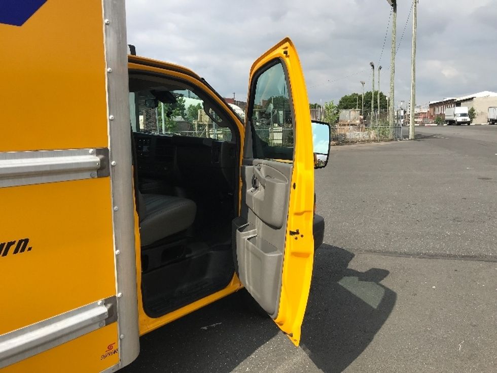 Light Duty Box Truck-Light and Medium Duty Trucks-GMC-2021-Savana G33903-Philadelphia-PA-105,787\n\t\tmiles-$ 23,500 - Image 20