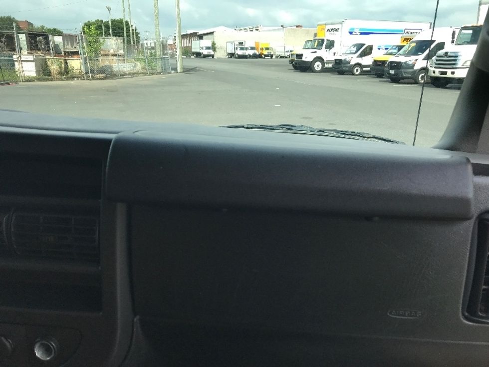 Light Duty Box Truck-Light and Medium Duty Trucks-GMC-2021-Savana G33903-Philadelphia-PA-105,787\n\t\tmiles-$ 23,500 - Image 21