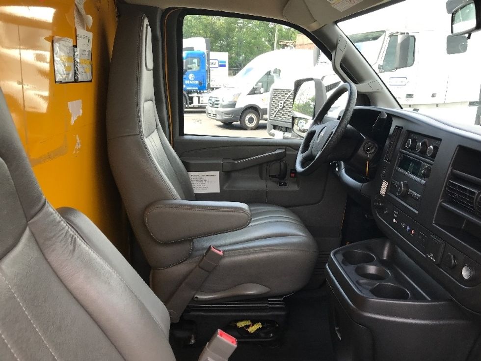 Light Duty Box Truck-Light and Medium Duty Trucks-GMC-2021-Savana G33903-Philadelphia-PA-105,787\n\t\tmiles-$ 23,500 - Image 22
