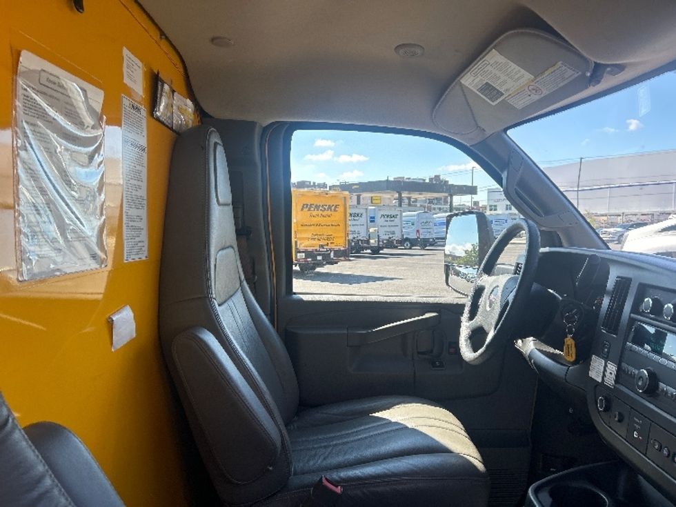 Light Duty Box Truck-Light and Medium Duty Trucks-GMC-2021-Savana G33903-Philadelphia-PA-115,794\n\t\tmiles-$ 22,250 - Image 22