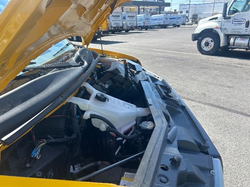 Light Duty Box Truck-Light and Medium Duty Trucks-GMC-2021-Savana G33903-Philadelphia-PA-115,794\n\t\tmiles-$ 22,250 - Image 23