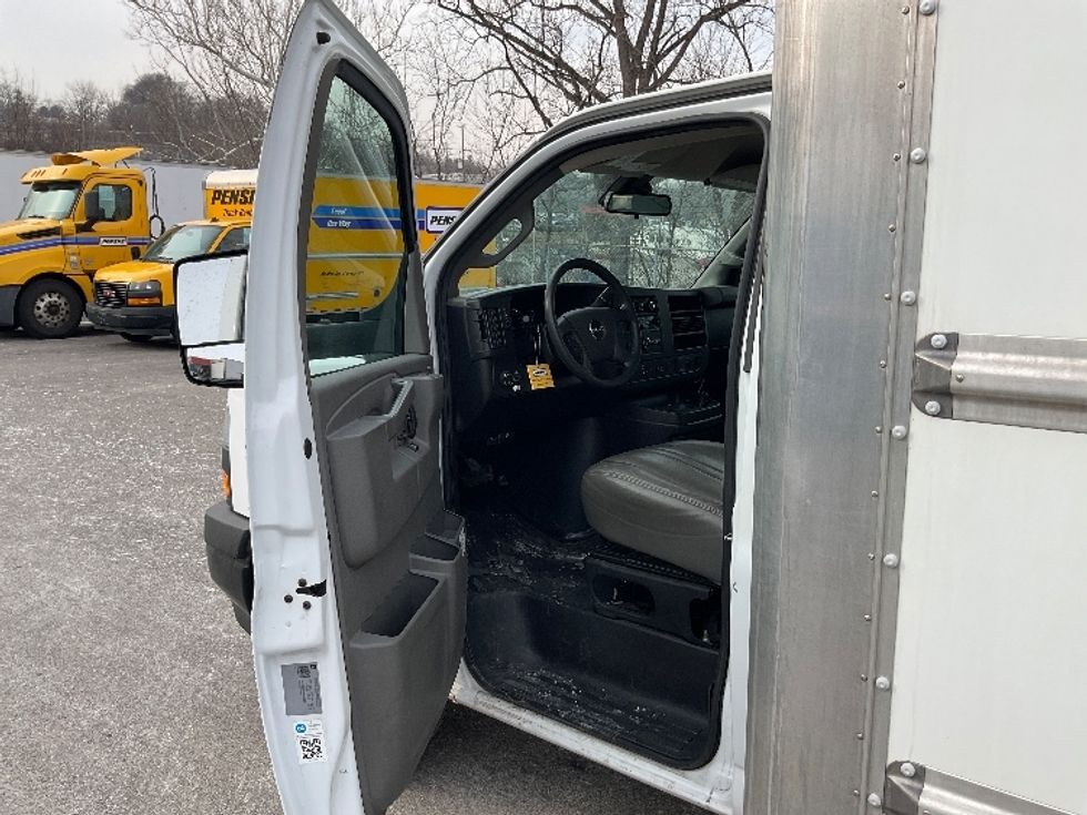Light Duty Box Truck-Light and Medium Duty Trucks-GMC-2021-Savana G33903-Philadelphia-PA-86,790\n\t\tmiles-$ 30,000 - Image 16