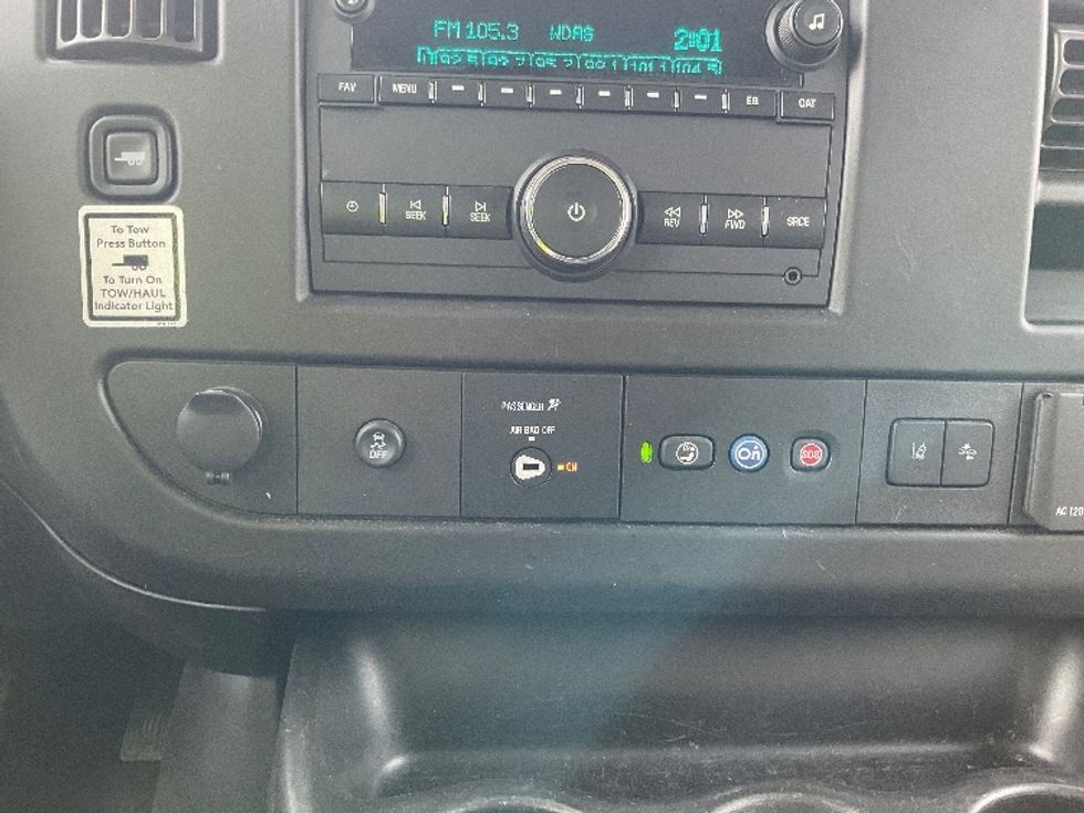 Light Duty Box Truck-Light and Medium Duty Trucks-GMC-2021-Savana G33903-Philadelphia-PA-86,790\n\t\tmiles-$ 30,000 - Image 25