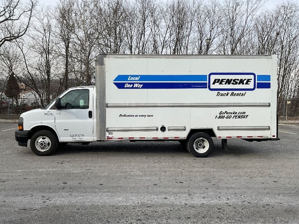 Light Duty Box Truck-Light and Medium Duty Trucks-GMC-2021-Savana G33903-Philadelphia-PA-86,790\n\t\tmiles-$ 30,000 - Image 4