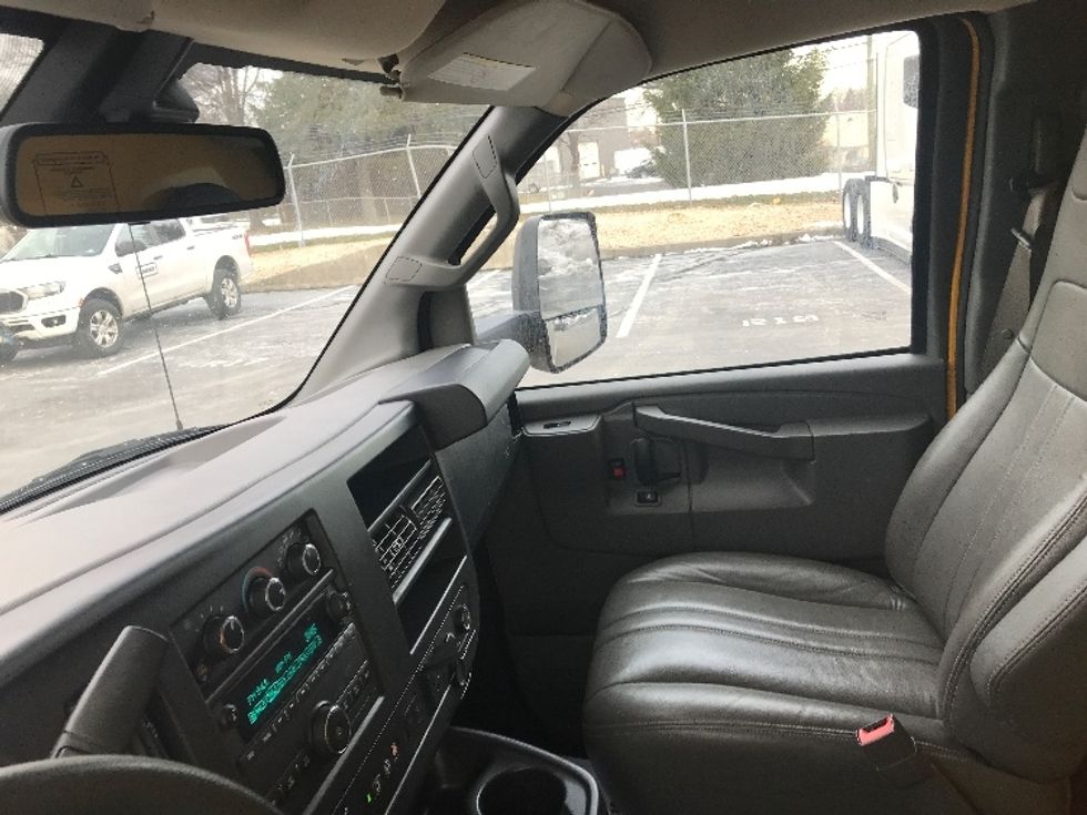 Light Duty Box Truck-Light and Medium Duty Trucks-GMC-2021-Savana G33903-Philadelphia-PA-87,971\n\t\tmiles-$ 27,000 - Image 19