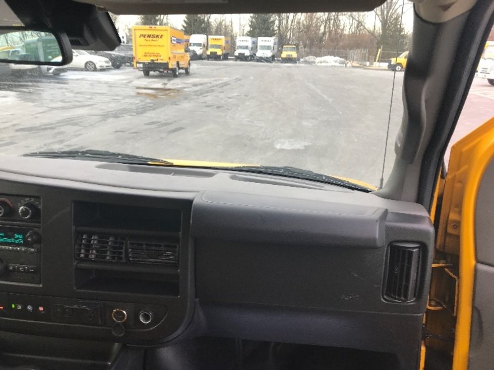 Light Duty Box Truck-Light and Medium Duty Trucks-GMC-2021-Savana G33903-Philadelphia-PA-87,971\n\t\tmiles-$ 27,000 - Image 21