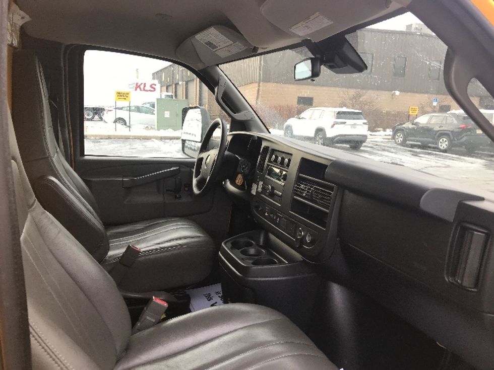 Light Duty Box Truck-Light and Medium Duty Trucks-GMC-2021-Savana G33903-Philadelphia-PA-87,971\n\t\tmiles-$ 27,000 - Image 22