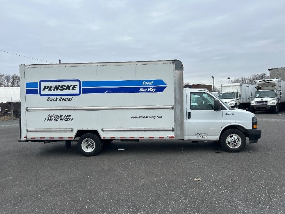 Light Duty Box Truck-Light and Medium Duty Trucks-GMC-2021-Savana G33903-Philadelphia-PA-89,036\n\t\tmiles-$ 29,750 - Image 15