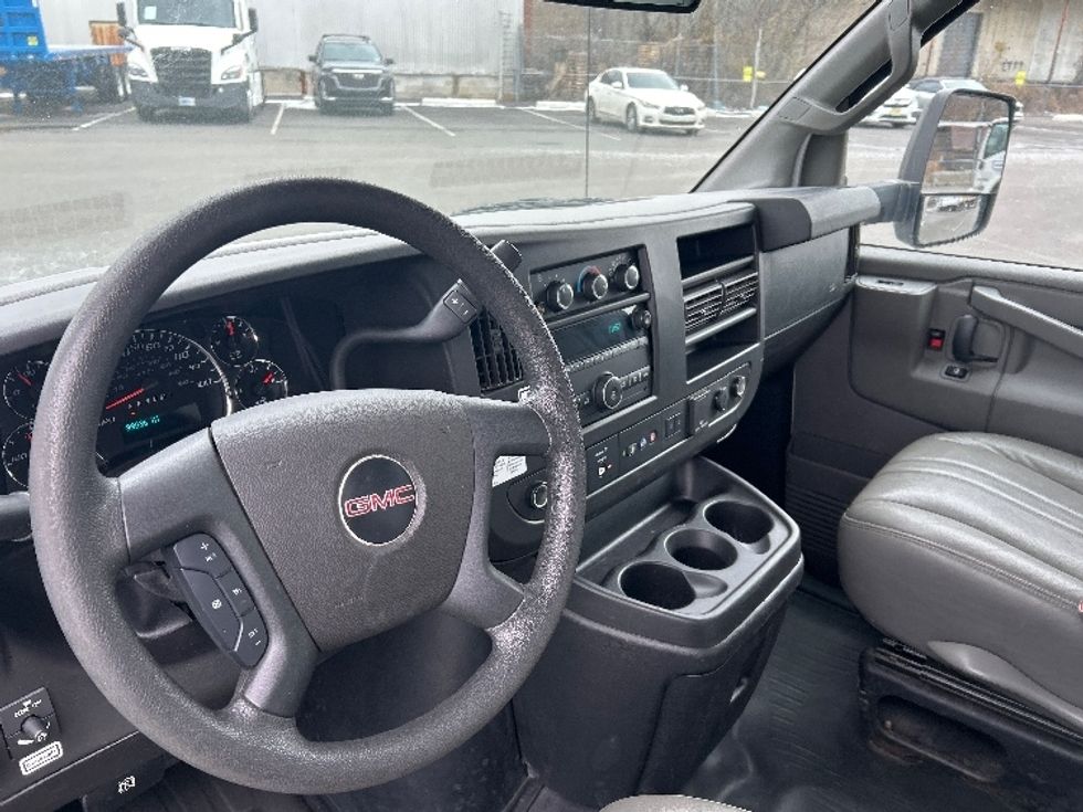 Light Duty Box Truck-Light and Medium Duty Trucks-GMC-2021-Savana G33903-Philadelphia-PA-89,036\n\t\tmiles-$ 29,750 - Image 17