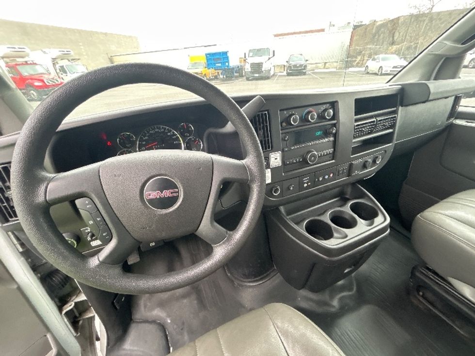 Light Duty Box Truck-Light and Medium Duty Trucks-GMC-2021-Savana G33903-Philadelphia-PA-89,036\n\t\tmiles-$ 29,750 - Image 18