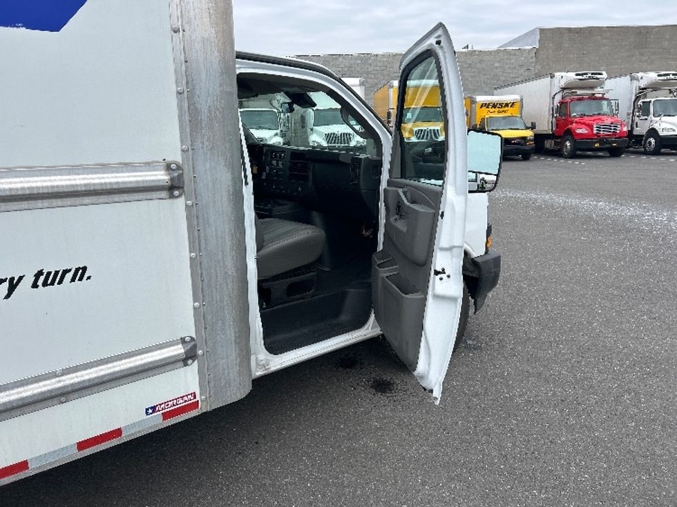 Light Duty Box Truck-Light and Medium Duty Trucks-GMC-2021-Savana G33903-Philadelphia-PA-89,036\n\t\tmiles-$ 29,750 - Image 20