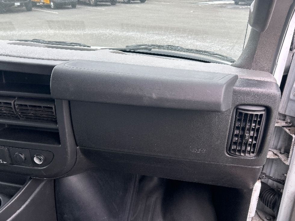 Light Duty Box Truck-Light and Medium Duty Trucks-GMC-2021-Savana G33903-Philadelphia-PA-89,036\n\t\tmiles-$ 29,750 - Image 21