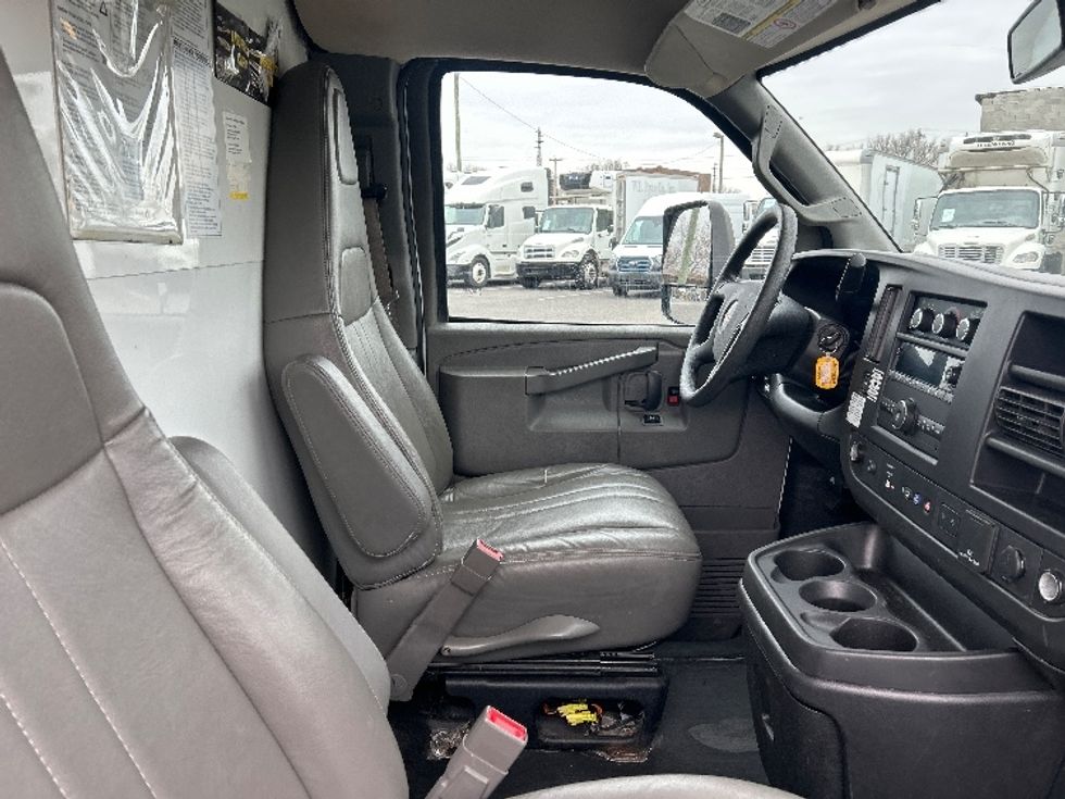 Light Duty Box Truck-Light and Medium Duty Trucks-GMC-2021-Savana G33903-Philadelphia-PA-89,036\n\t\tmiles-$ 29,750 - Image 22