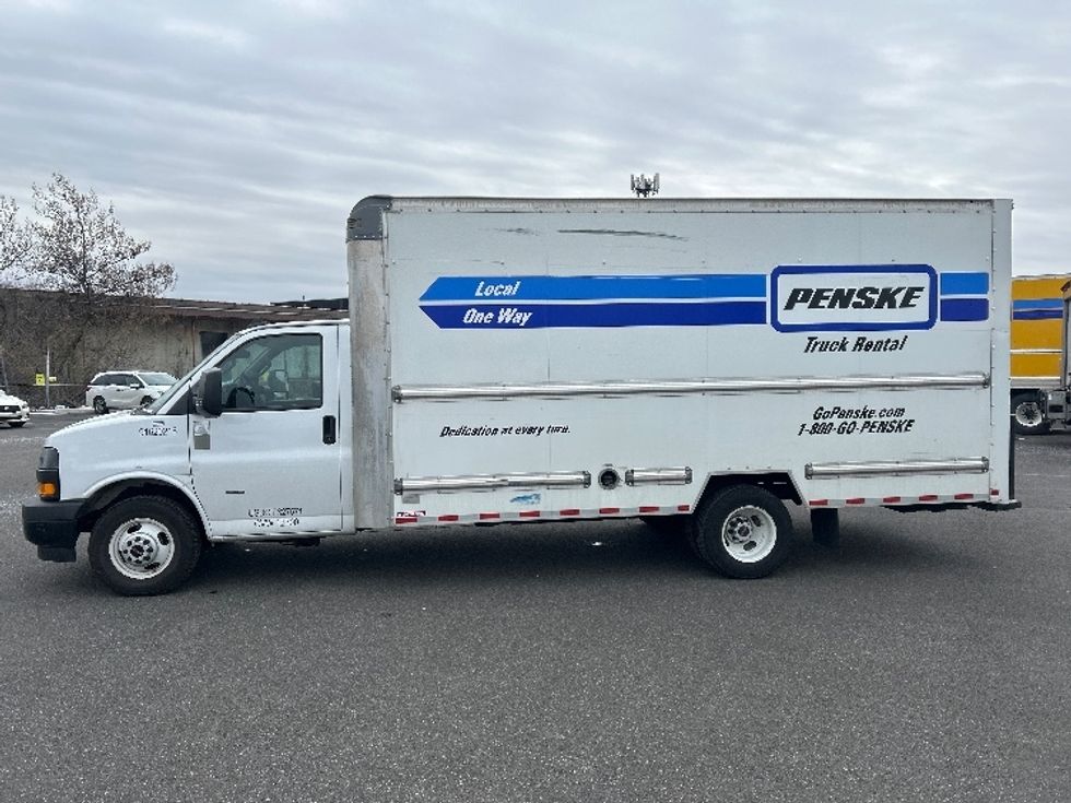 Light Duty Box Truck-Light and Medium Duty Trucks-GMC-2021-Savana G33903-Philadelphia-PA-89,036\n\t\tmiles-$ 29,750 - Image 4