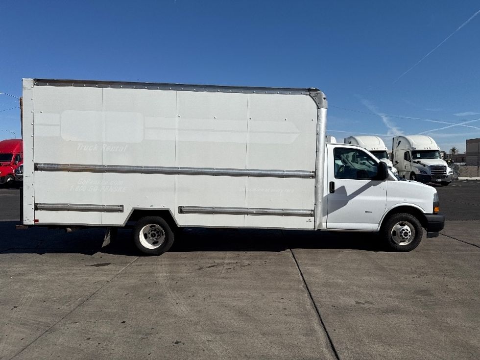Light Duty Box Truck-Light and Medium Duty Trucks-GMC-2021-Savana G33903-Phoenix-AZ-101,194\n\t\tmiles-$ 27,000 - Image 14