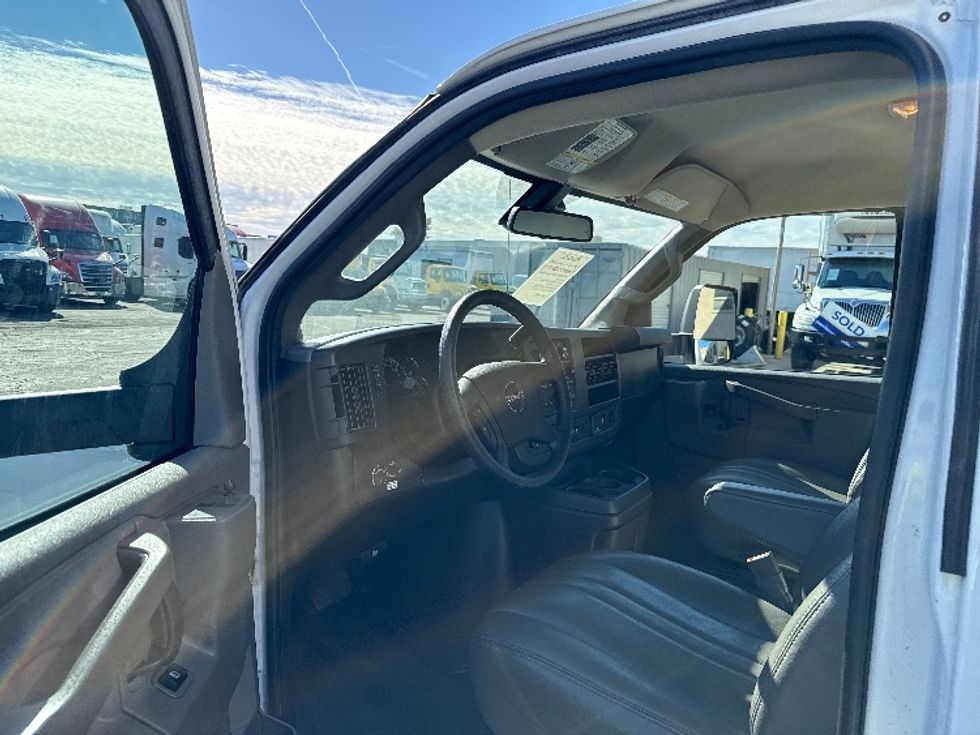 Light Duty Box Truck-Light and Medium Duty Trucks-GMC-2021-Savana G33903-Phoenix-AZ-101,194\n\t\tmiles-$ 27,000 - Image 15