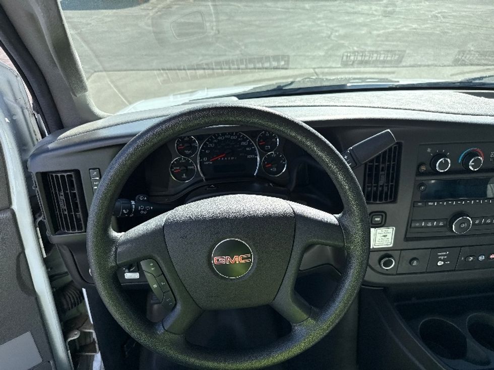 Light Duty Box Truck-Light and Medium Duty Trucks-GMC-2021-Savana G33903-Phoenix-AZ-101,194\n\t\tmiles-$ 27,000 - Image 17