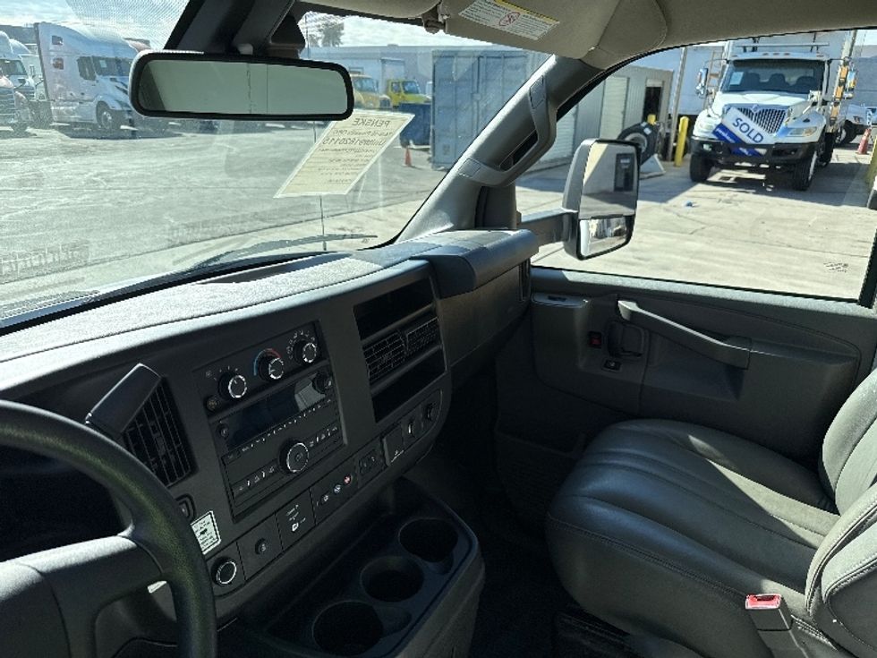 Light Duty Box Truck-Light and Medium Duty Trucks-GMC-2021-Savana G33903-Phoenix-AZ-101,194\n\t\tmiles-$ 27,000 - Image 18