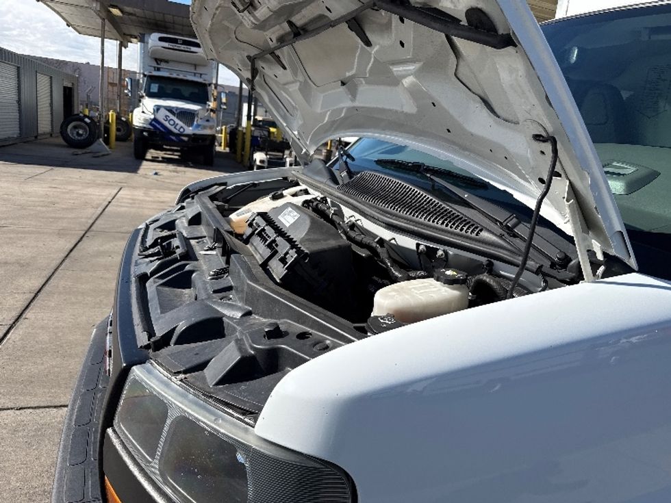 Light Duty Box Truck-Light and Medium Duty Trucks-GMC-2021-Savana G33903-Phoenix-AZ-101,194\n\t\tmiles-$ 27,000 - Image 22