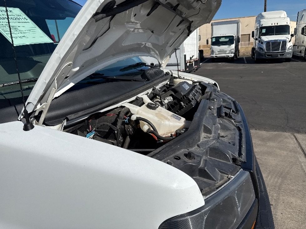 Light Duty Box Truck-Light and Medium Duty Trucks-GMC-2021-Savana G33903-Phoenix-AZ-101,194\n\t\tmiles-$ 27,000 - Image 23