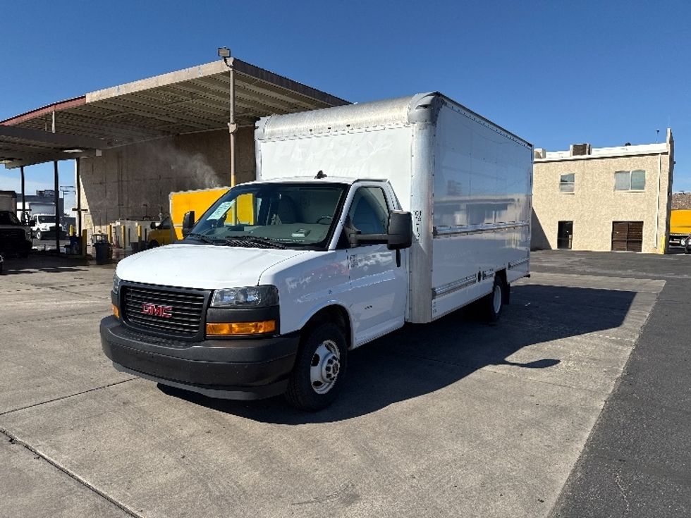 Light Duty Box Truck-Light and Medium Duty Trucks-GMC-2021-Savana G33903-Phoenix-AZ-101,194\n\t\tmiles-$ 27,000 - Image 3
