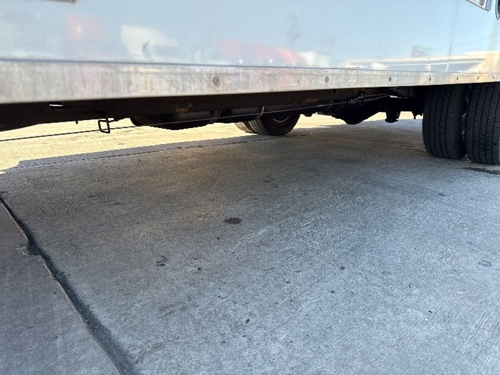 Light Duty Box Truck-Light and Medium Duty Trucks-GMC-2021-Savana G33903-Phoenix-AZ-101,194\n\t\tmiles-$ 27,000 - Image 5