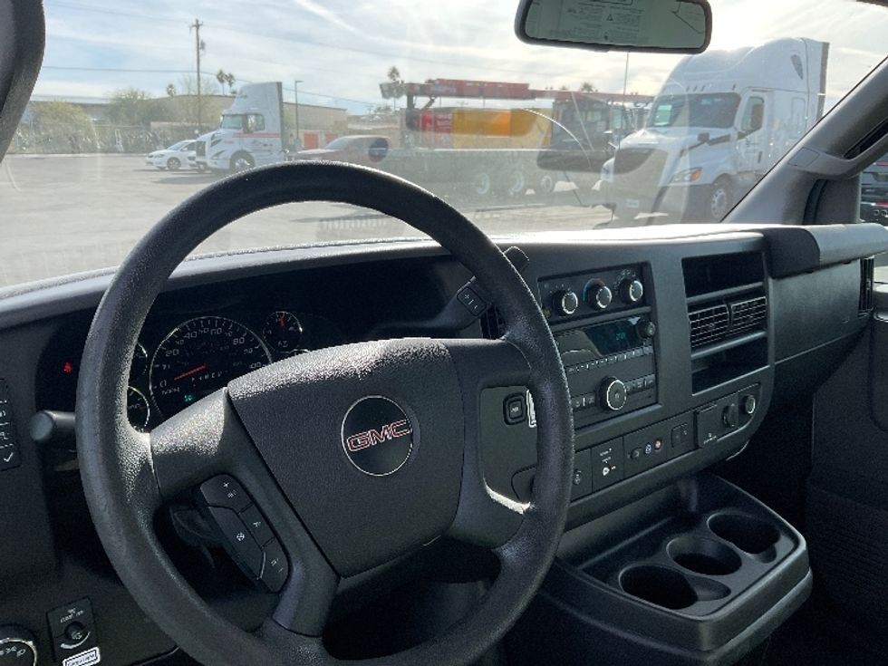 Light Duty Box Truck-Light and Medium Duty Trucks-GMC-2021-Savana G33903-Phoenix-AZ-105,010\n\t\tmiles-$ 26,750 - Image 17